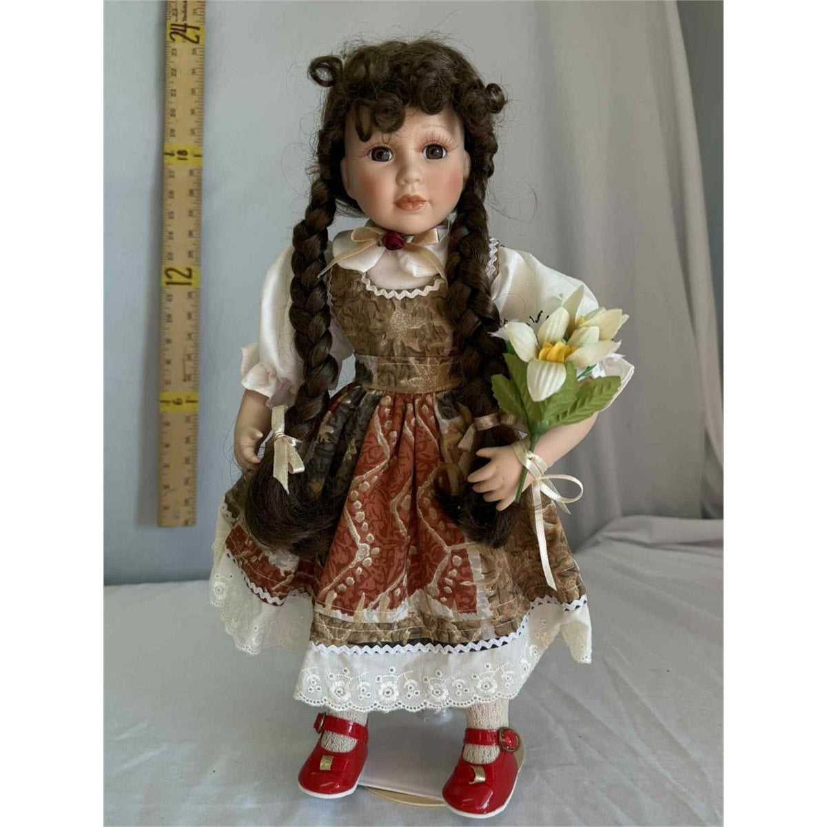 Heritage Mint Porcelain Doll “Sitting Pretty” 16” Collectible VTG w/ Flowers