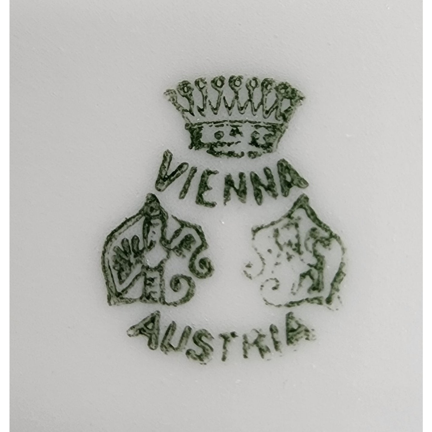 Antique 1918 O.&E.G. Royal Austria HandPainted Plate 8.5" Vienna Floral Gold Rim