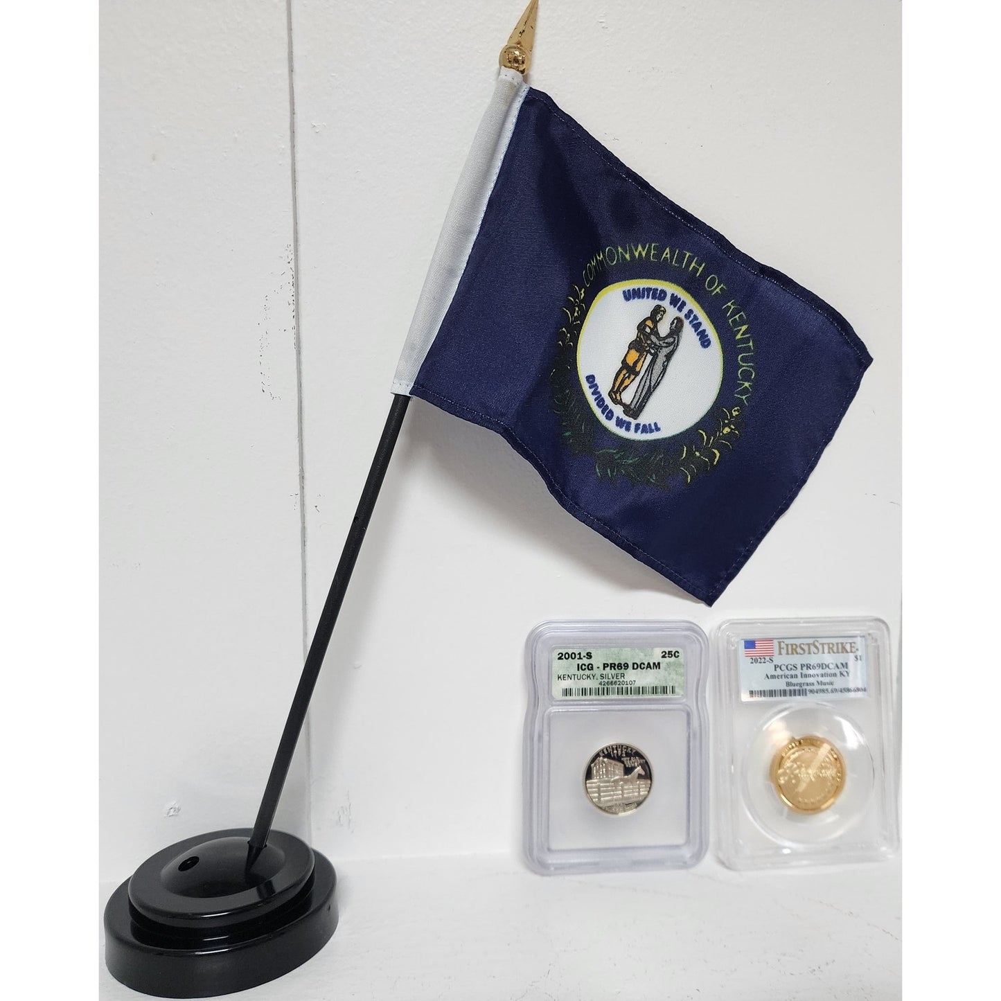 Kentucky Heritage Desk Set w/ Silver Quarter & Bluegrass $1 Coin + Flag