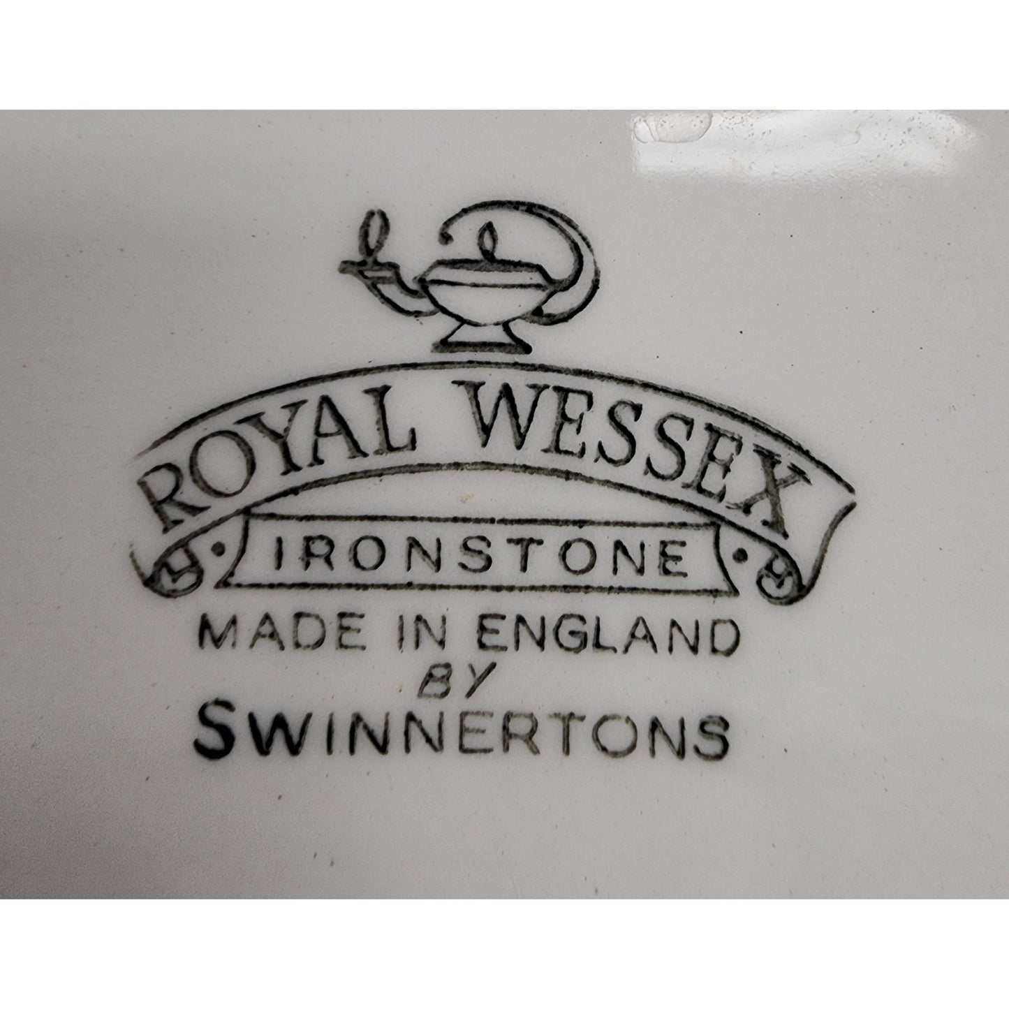 Royal Wessex Ironstone Ambassador 4 Dinner Plates Gold Gilt Scalloped England