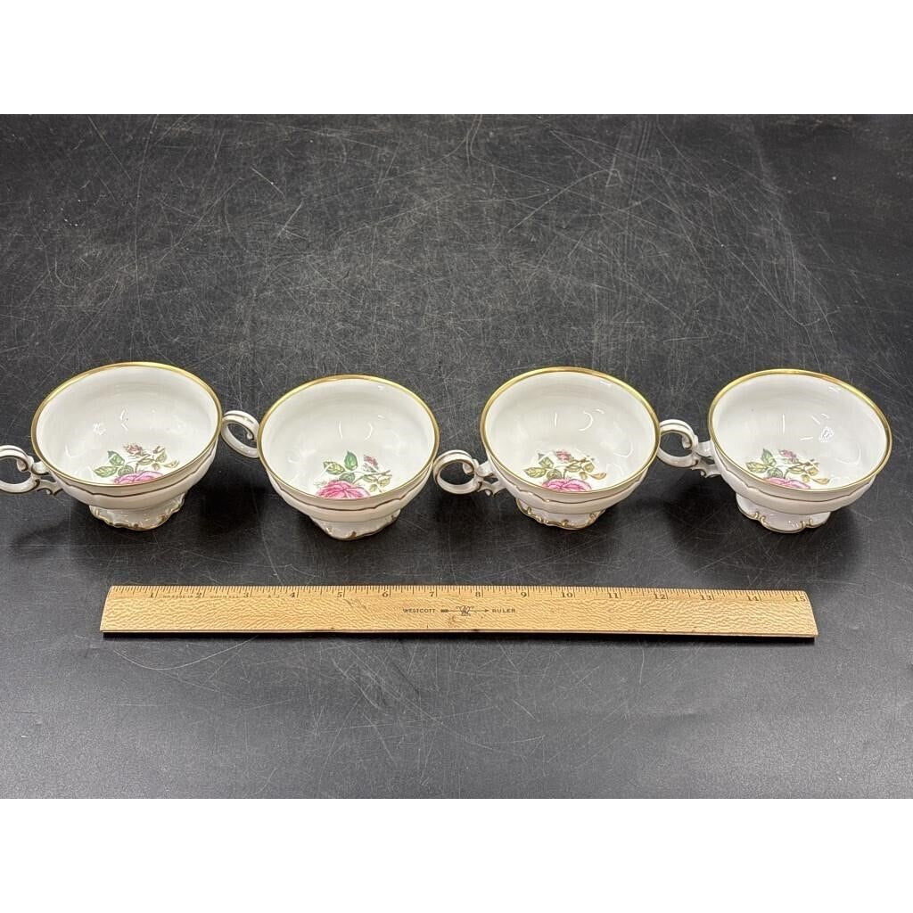 Set of Hutschenreuther Selb Pasco “The Dundee” 4 Tea Cups & 5 Saucers