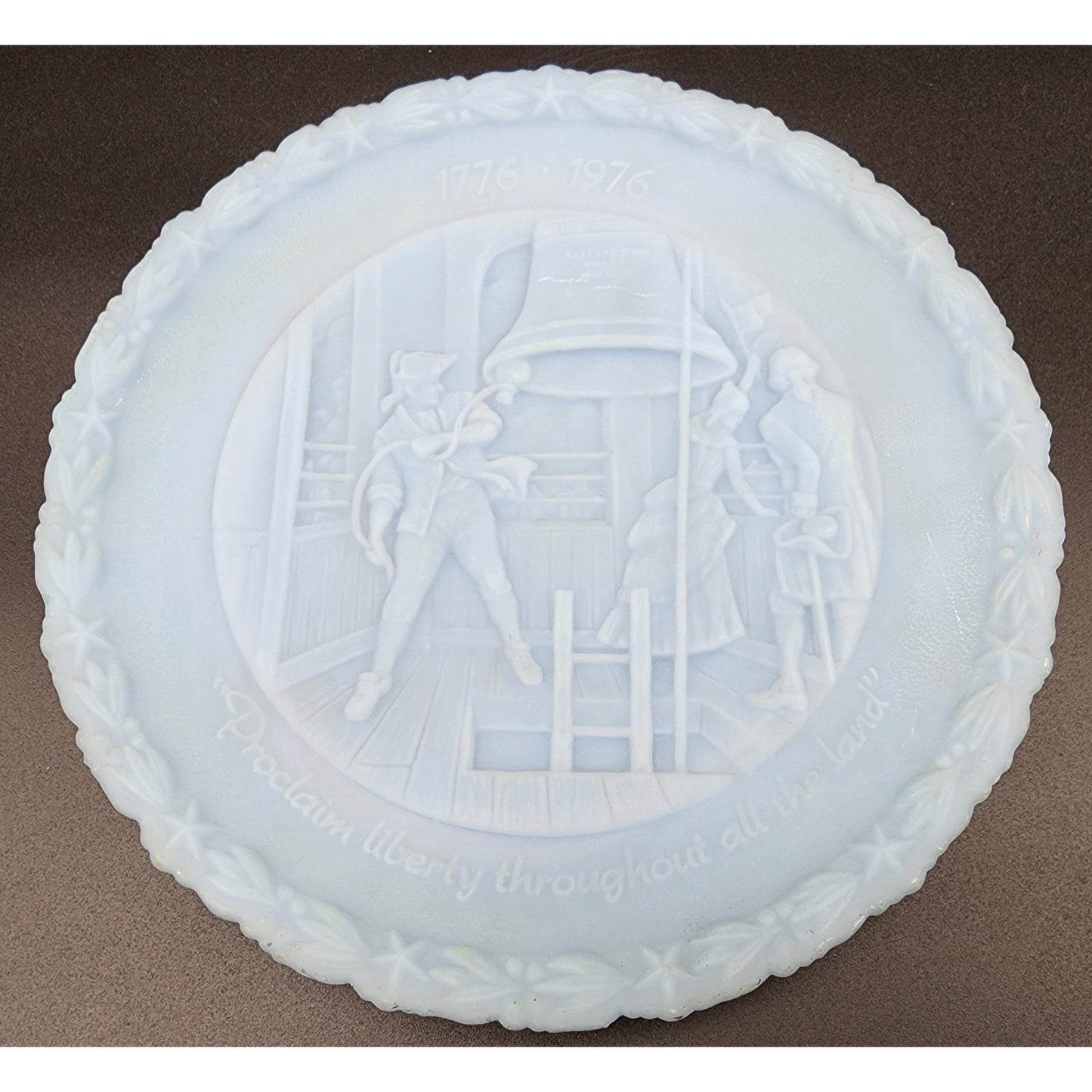 Fenton 1976 Bicentennial Liberty Bell Plate Raised Relief 8.25" USA Collectable