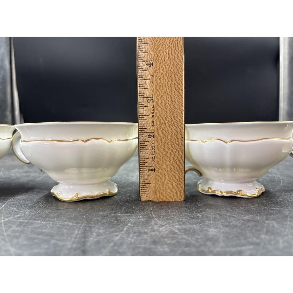 Set of Hutschenreuther Selb Pasco “The Dundee” 4 Tea Cups & 5 Saucers