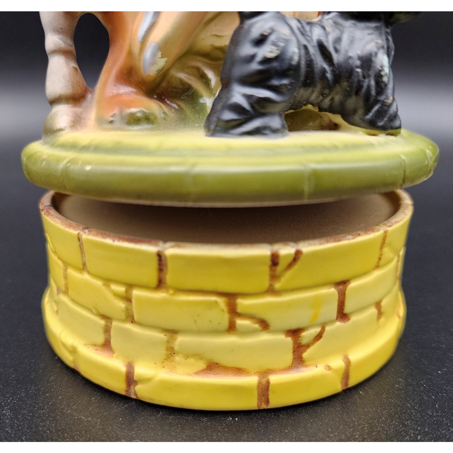 Vintage Japan Wizard of Oz Ceramic Music Box Rotating Figurine Dorothy & Lion