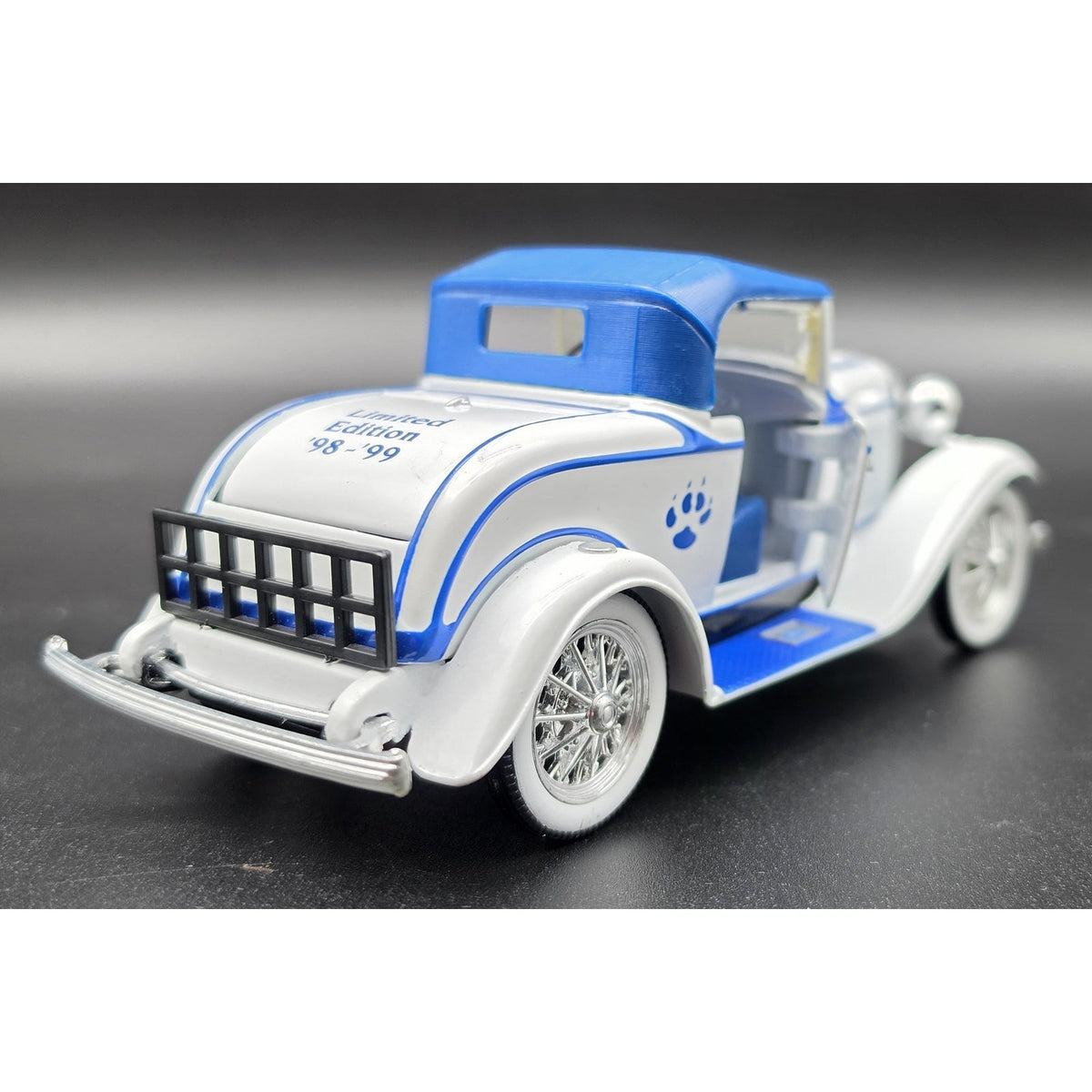 Vintage ERTL Kentucky Wildcats 1930 Ford Model A Convertible Roadster Bank Key 1:24
