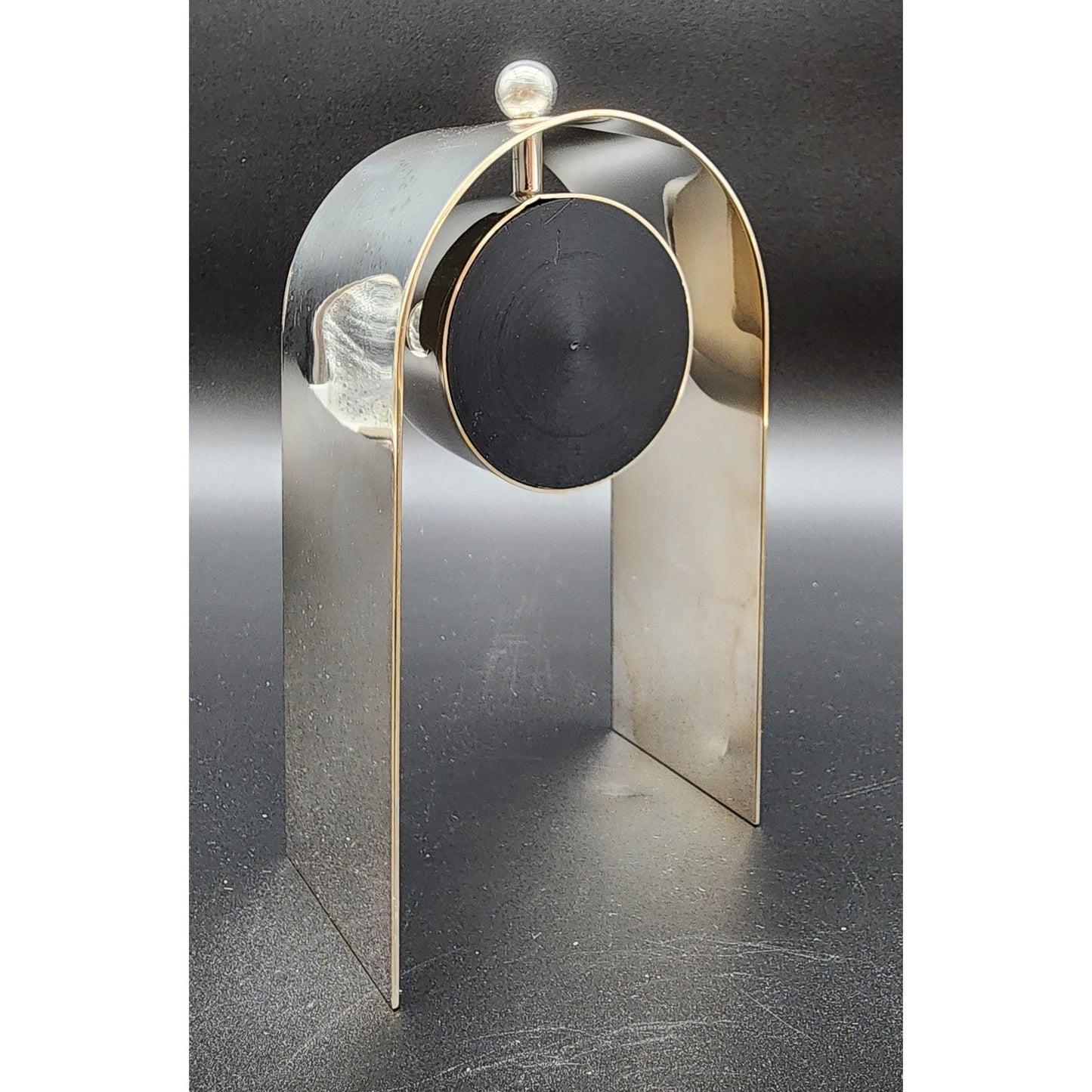 Vintage Italian Brass Arch Desk Clock – Quartz, Sculptural Design, Works Perfectly