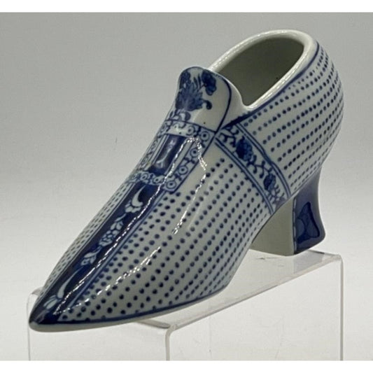 Vintage Blue & White Porcelain Decorative Shoe Figurine Made in China 7"