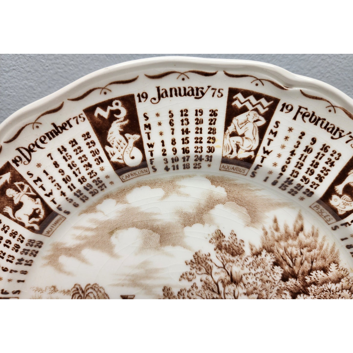 1975 Alfred Meakin Calendar Plate 9" – Hand Engraved Staffordshire England VTG