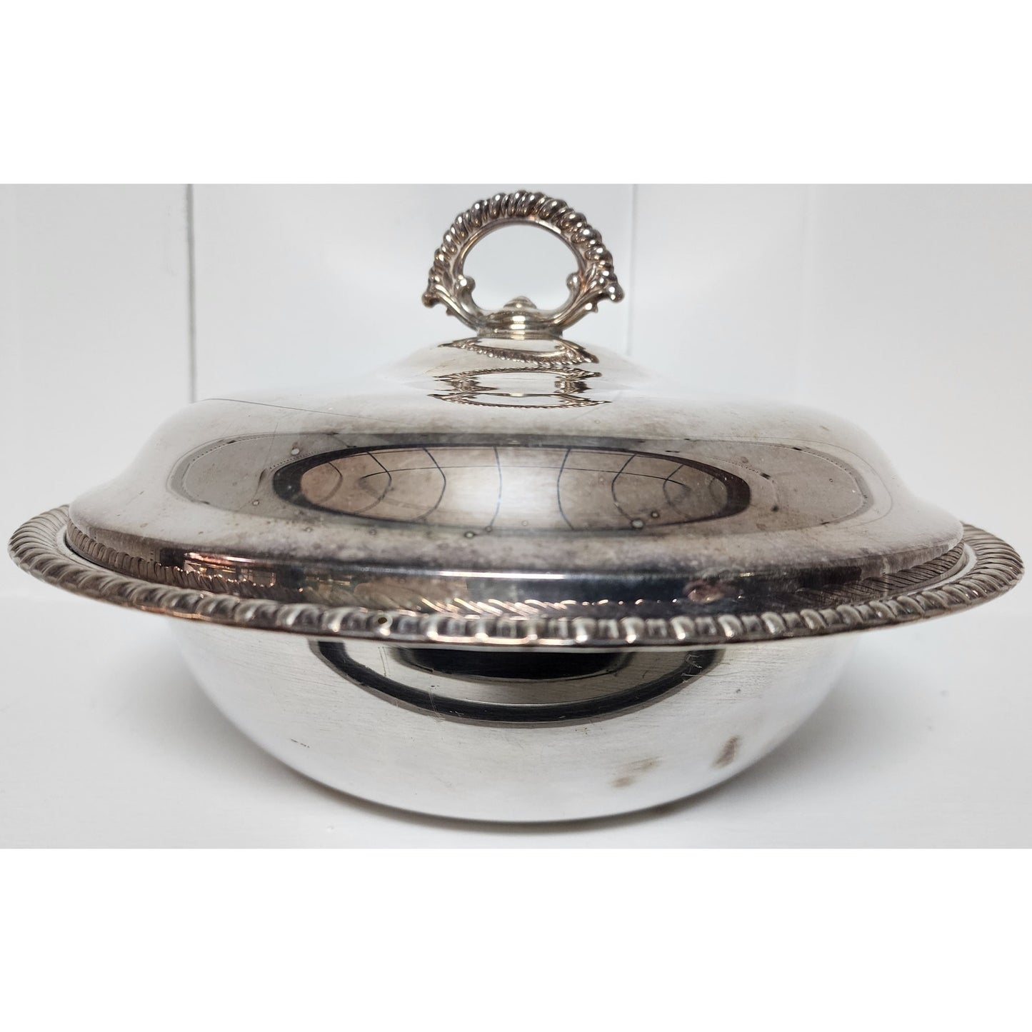 Vintage Wm Rogers Silver Plated Covered Bowl #862 Rope Trim 10.25" Diameter