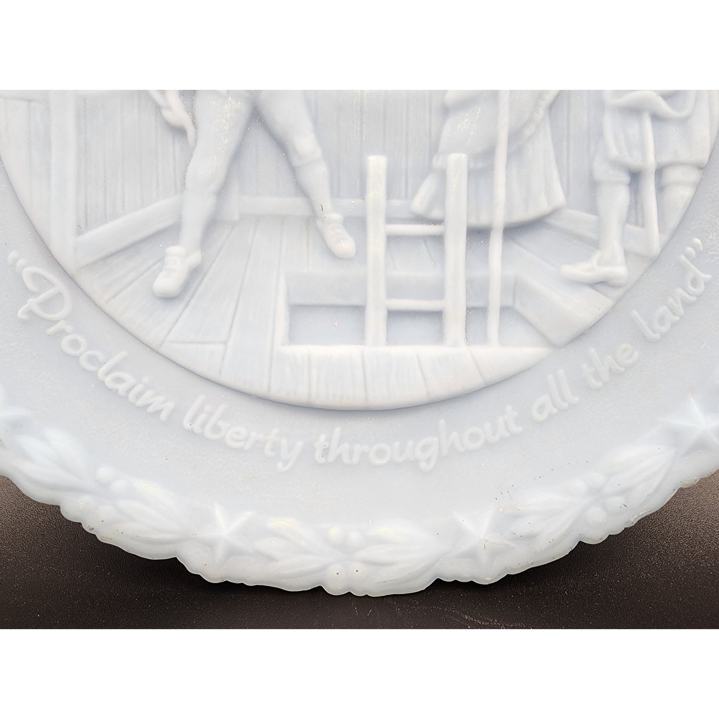 Fenton 1976 Bicentennial Liberty Bell Plate Raised Relief 8.25" USA Collectable