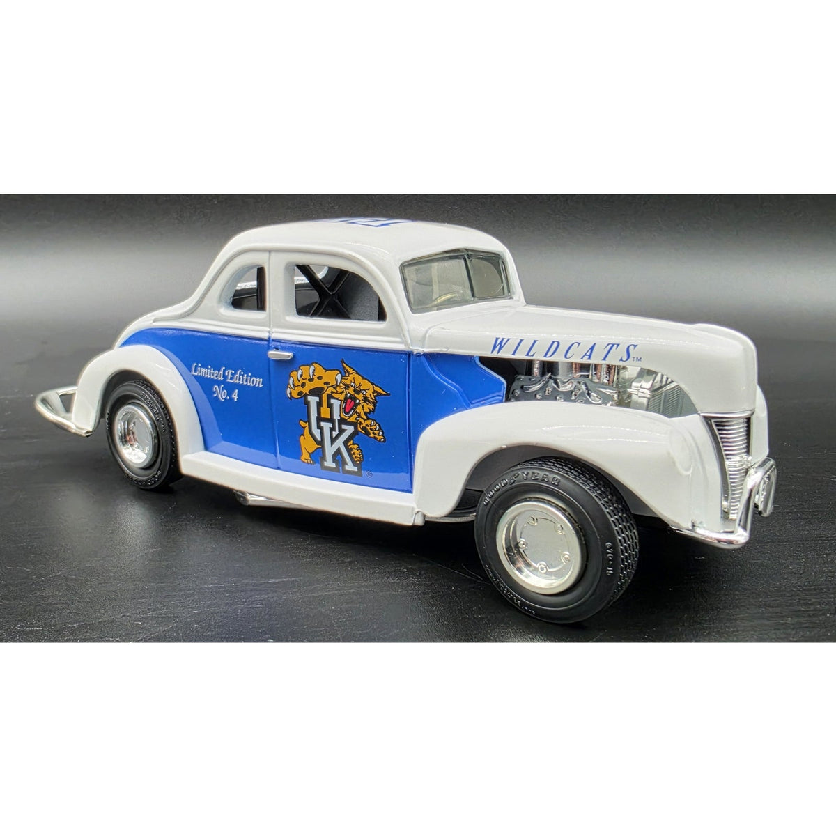 Vintage ERTL Kentucky Wildcats #4 1940 Ford Coupe Diecast Bank W/ Key 1:24 UK