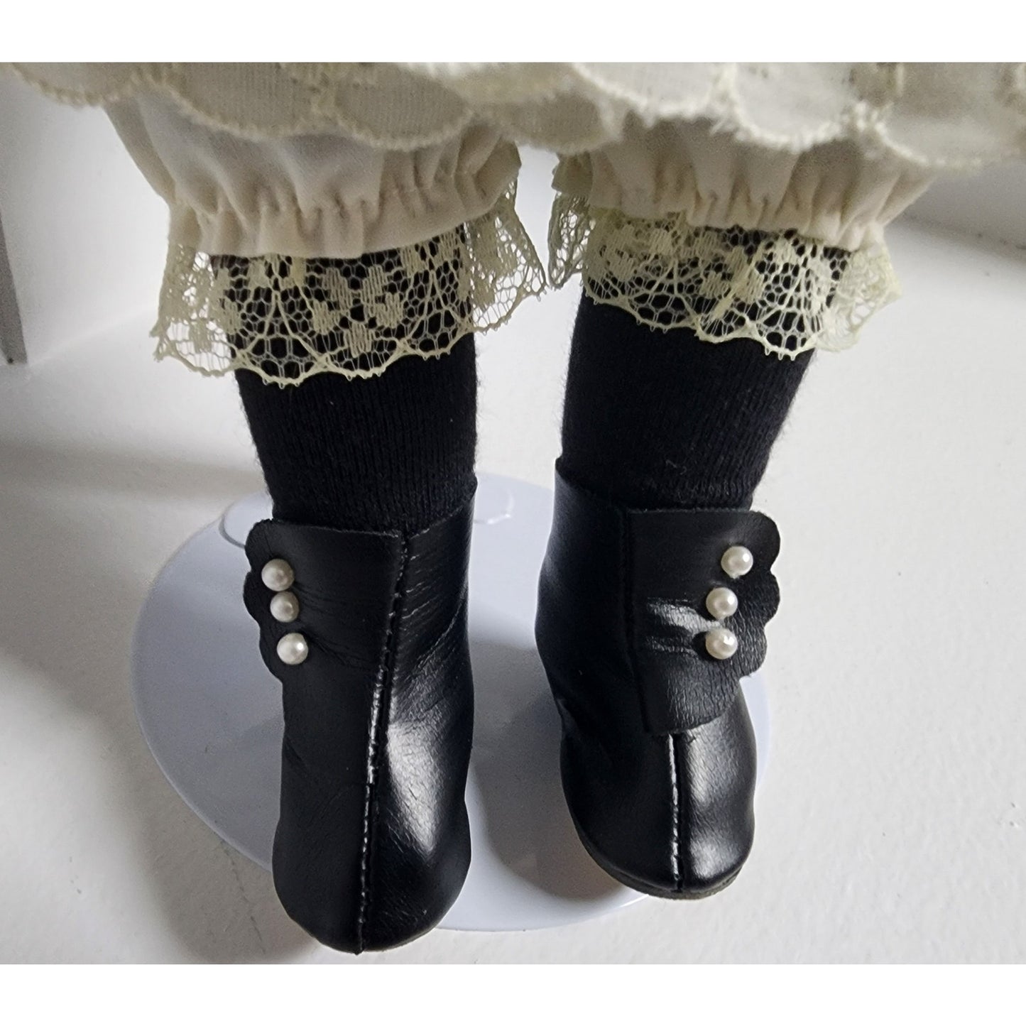 Vintage 1990s Tender Hearts Treasures “Laura” Porcelain Doll w/ Straw Hat & Glasses