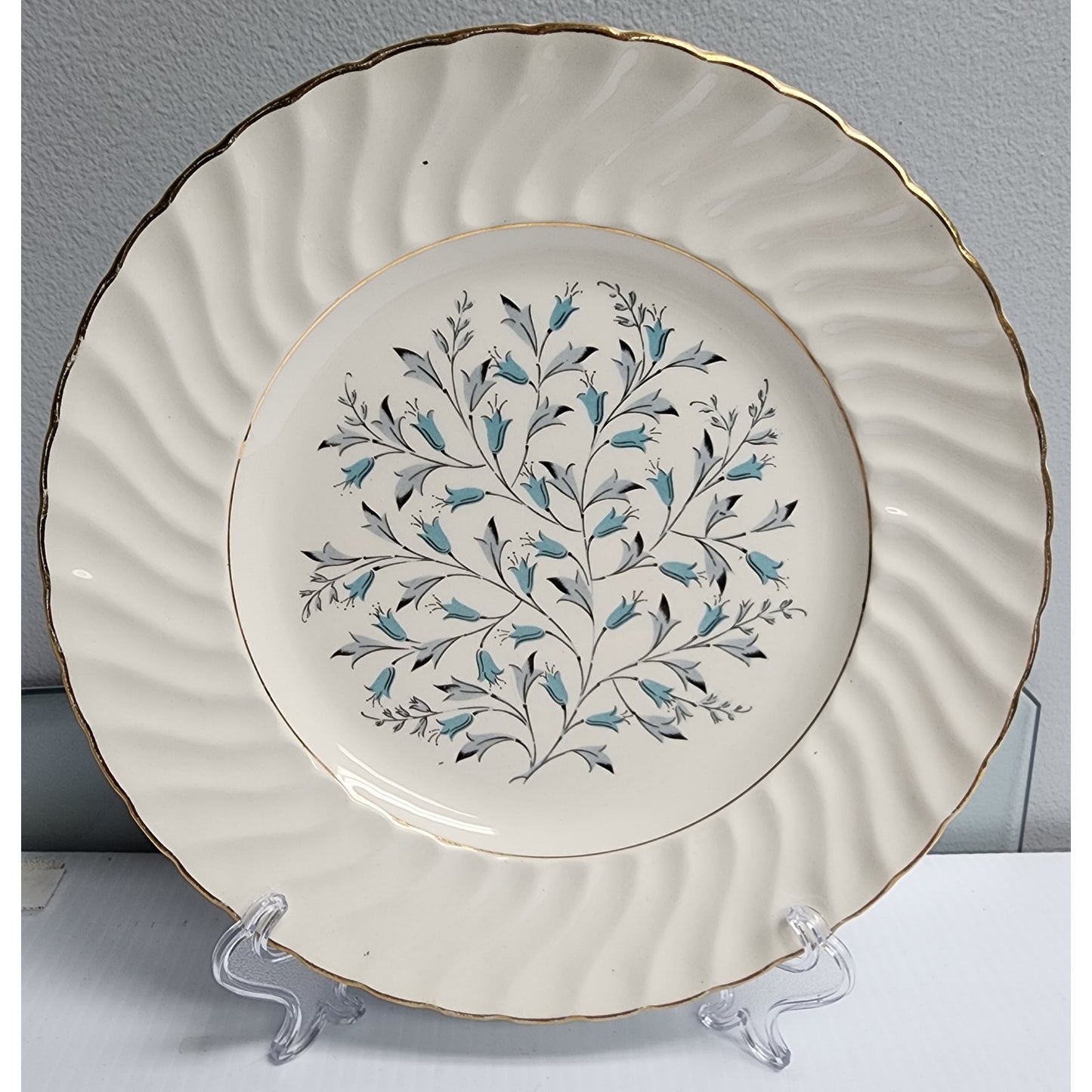 Royal Wessex Ironstone Ambassador 4 Dinner Plates Gold Gilt Scalloped England