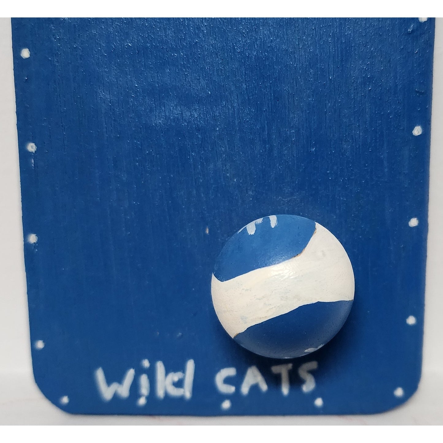 Vintage Handmade UK Wildcats Door Hanger “Do Not Disturb” w/ Basketball Ornament