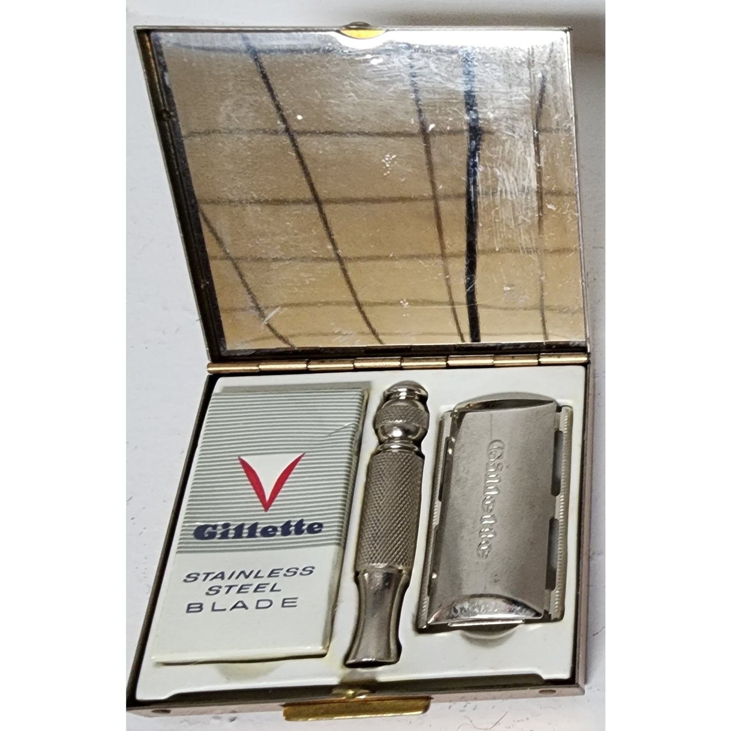 Vintage Gillette Travel Shave Kit w/ YUMA Razor Brush & Aftershave Bottle