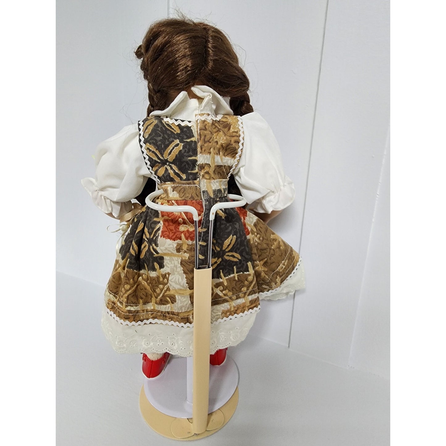 Heritage Mint Porcelain Doll “Sitting Pretty” 16” Collectible  VTG w/ Flowers