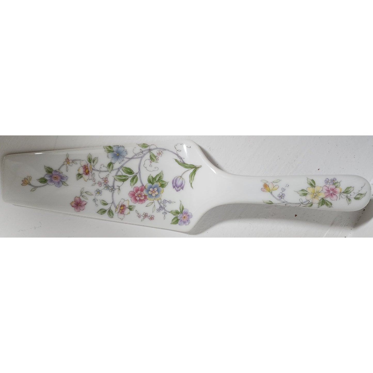 Andrea by Sadek Japan Cake Plate, Server Floral 22K Gold Trim Vintage Scalloped