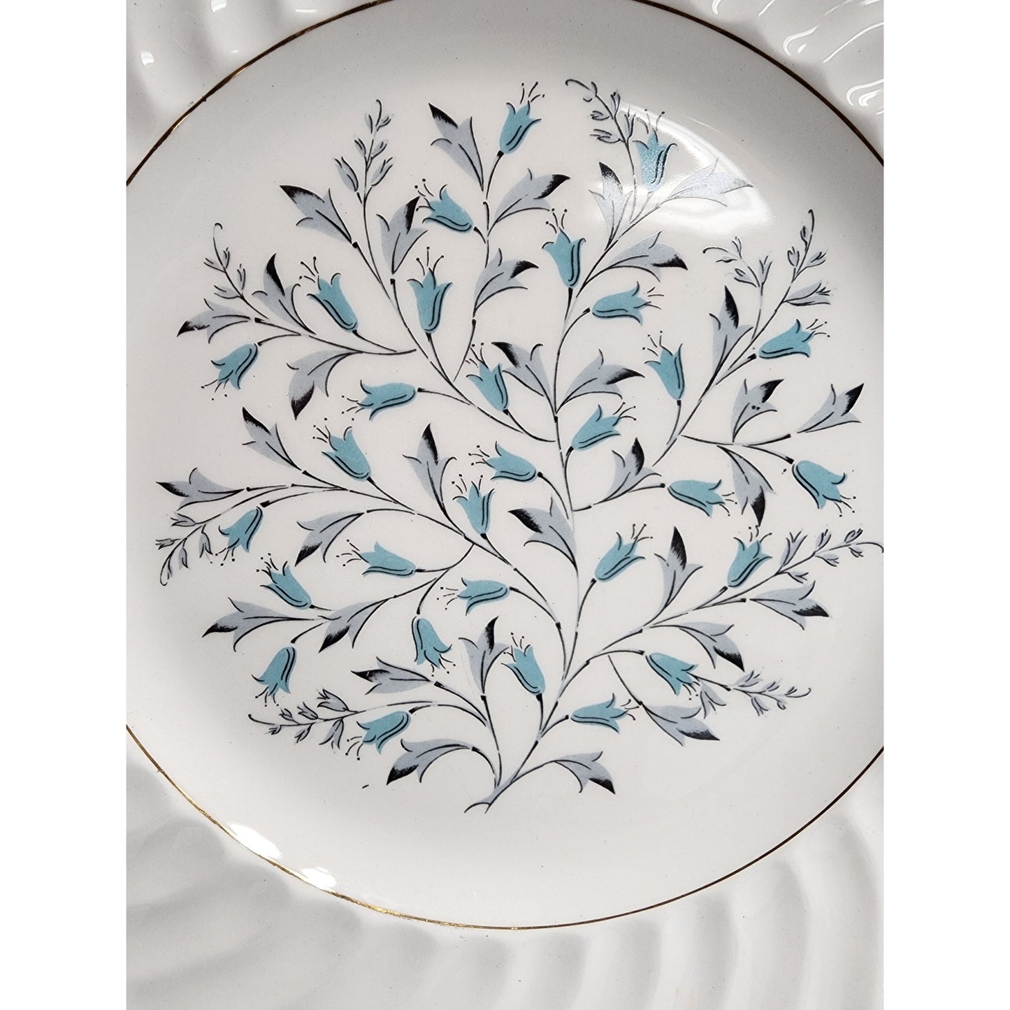 Royal Wessex Ironstone Ambassador 4 Dinner Plates Gold Gilt Scalloped England