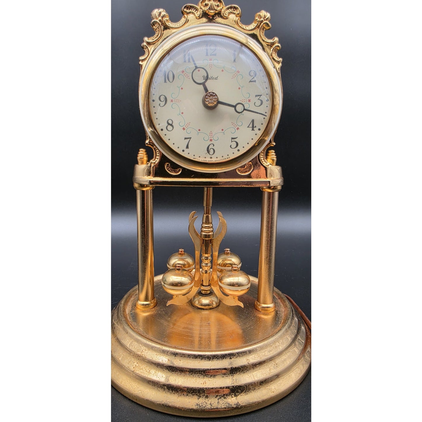 Vintage United Model 975 Brass Anniversary Clock w/ Glass Dome Works Beautifully Rare