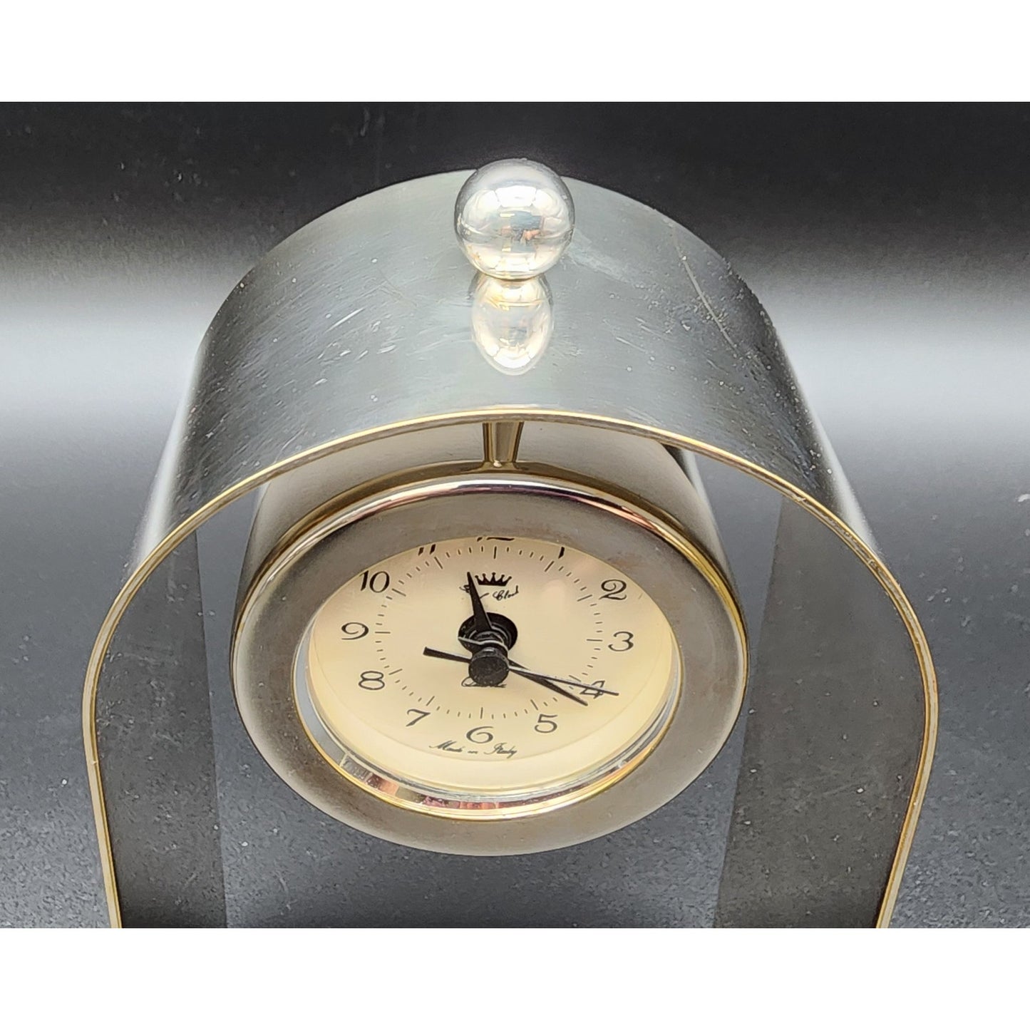 Vintage Italian Brass Arch Desk Clock – Quartz, Sculptural Design, Works Perfectly