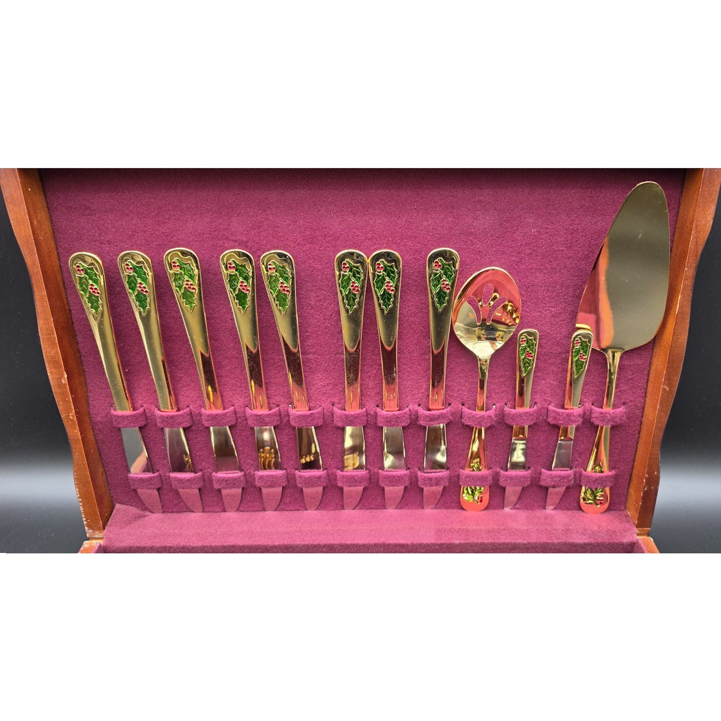 Vintage 42pc Classic Traditions Hollyberry Gold Flatware Set w/ Wood Case - Nice