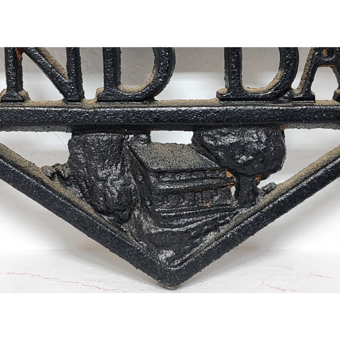 Vintage Cast Iron Trivet Cross Publ Co Elizabeth USA 3‑Leg 6.5x7.5 Black