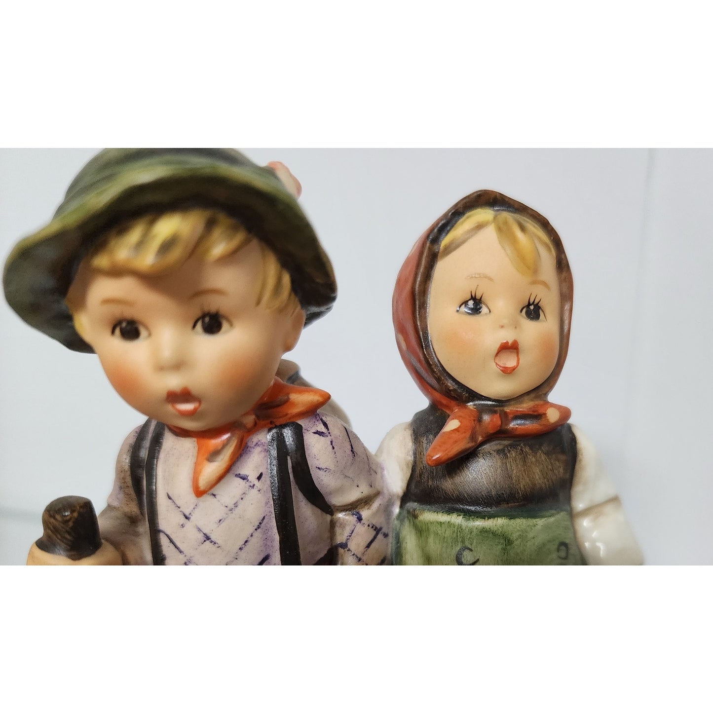 Goebel Hummel #383 “Going Home” Figurine TMK-4 1972 W. Germany 5” Hand Painted