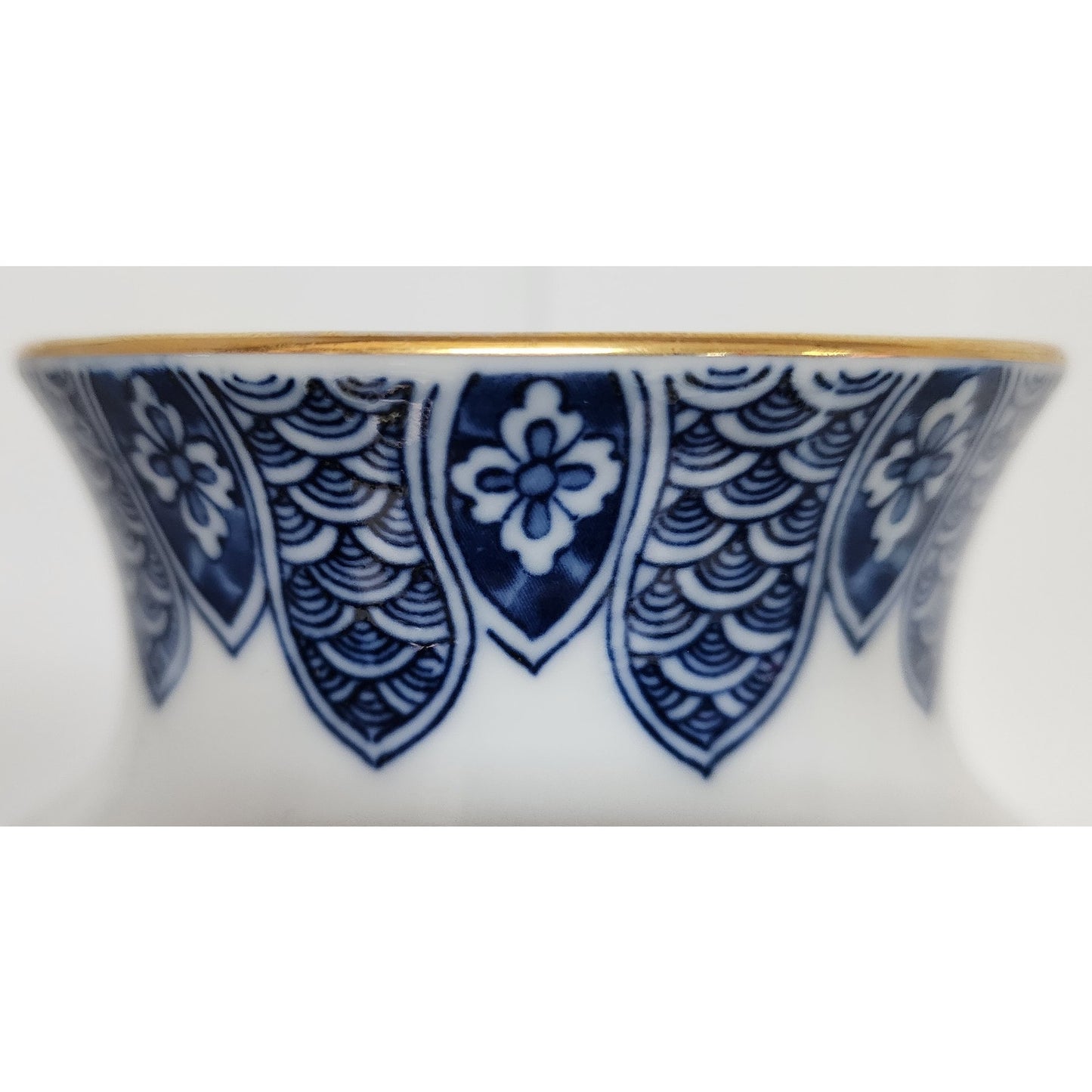 Vintage Kutani Ware Vase 9.25” Japan “Nine Valleys” Gilt 22K Gold Floral Design