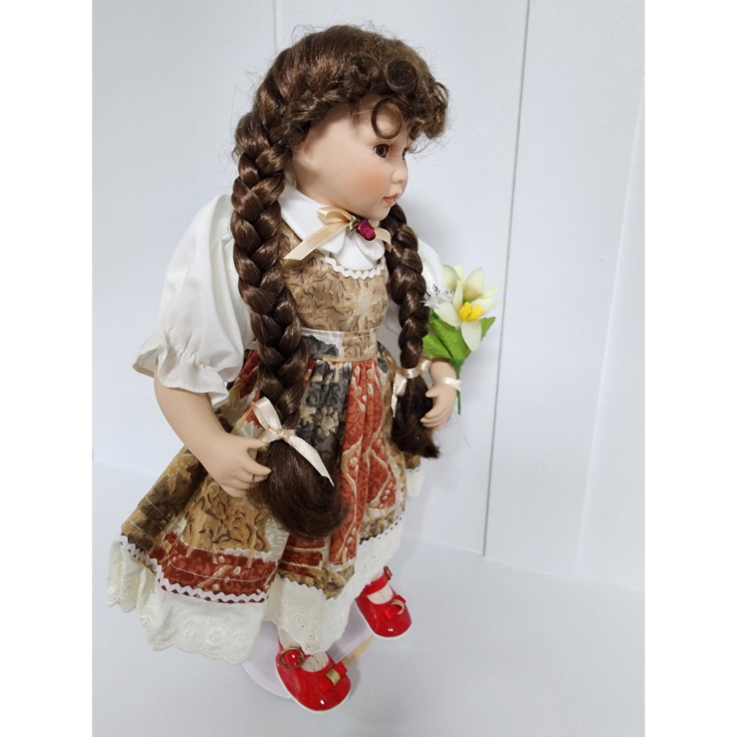 Heritage Mint Porcelain Doll “Sitting Pretty” 16” Collectible  VTG w/ Flowers