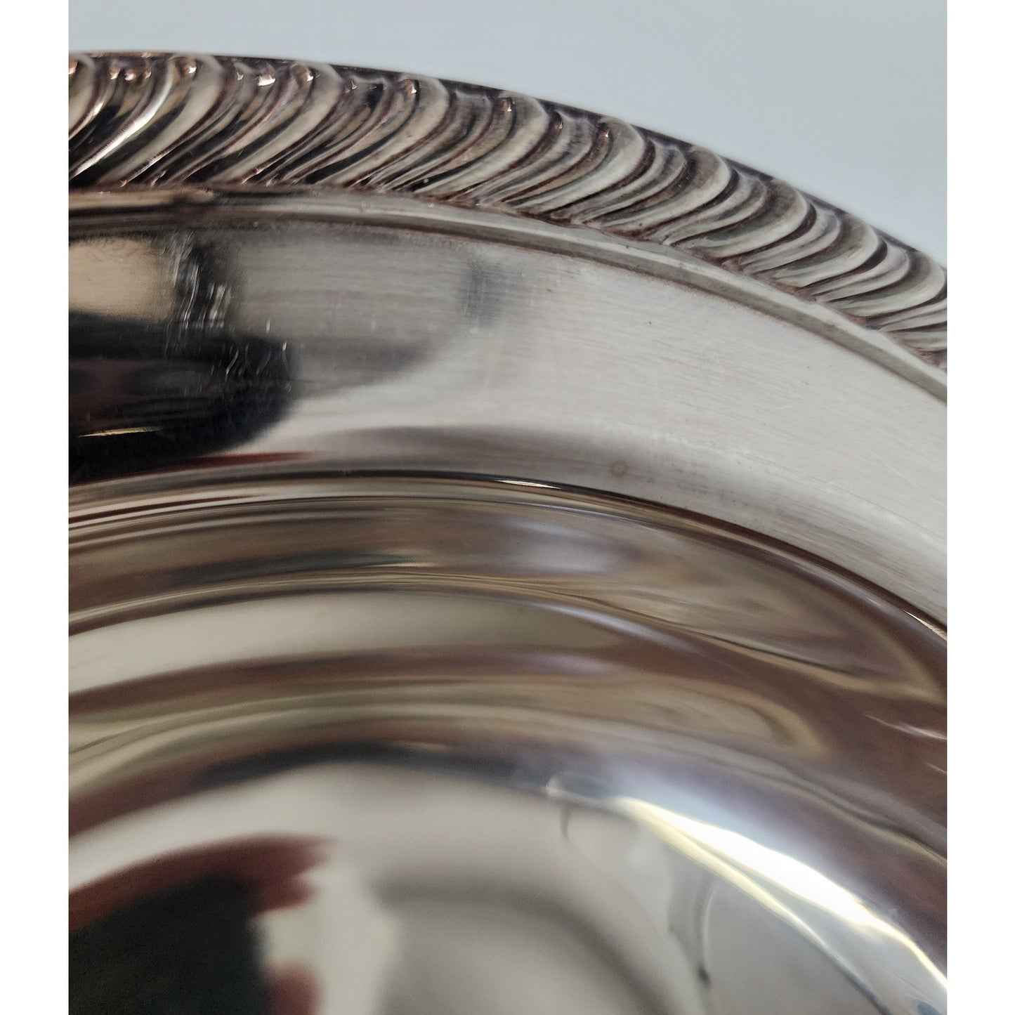 Vintage Wm Rogers Silver Plated Covered Bowl #862 Rope Trim 10.25" Diameter
