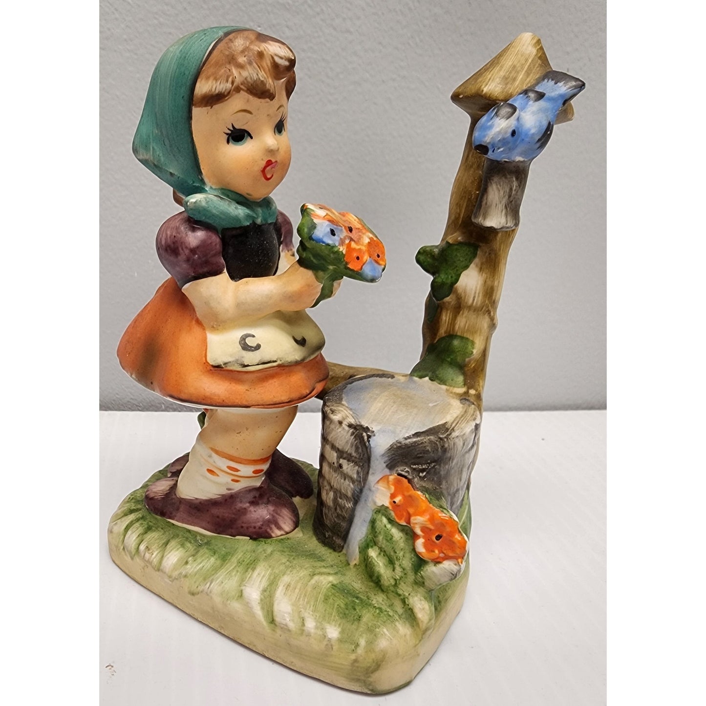 Vintage Norcrest Japan Boy & Girl Figurine Pair Hand Painted 4.75" Collectible