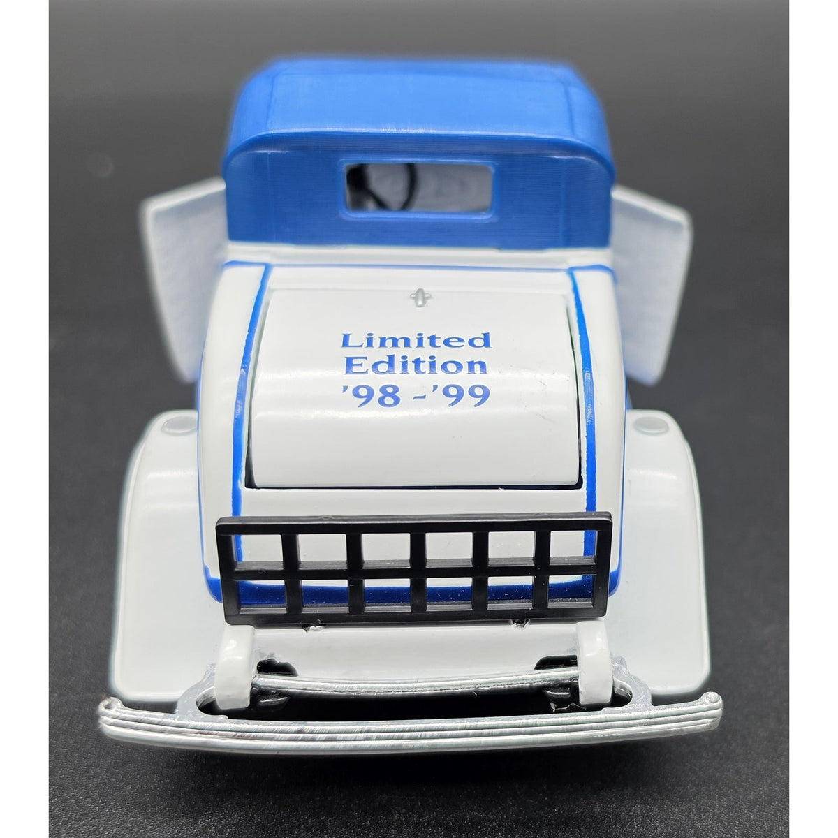 Vintage ERTL Kentucky Wildcats 1930 Ford Model A Convertible Roadster Bank Key 1:24