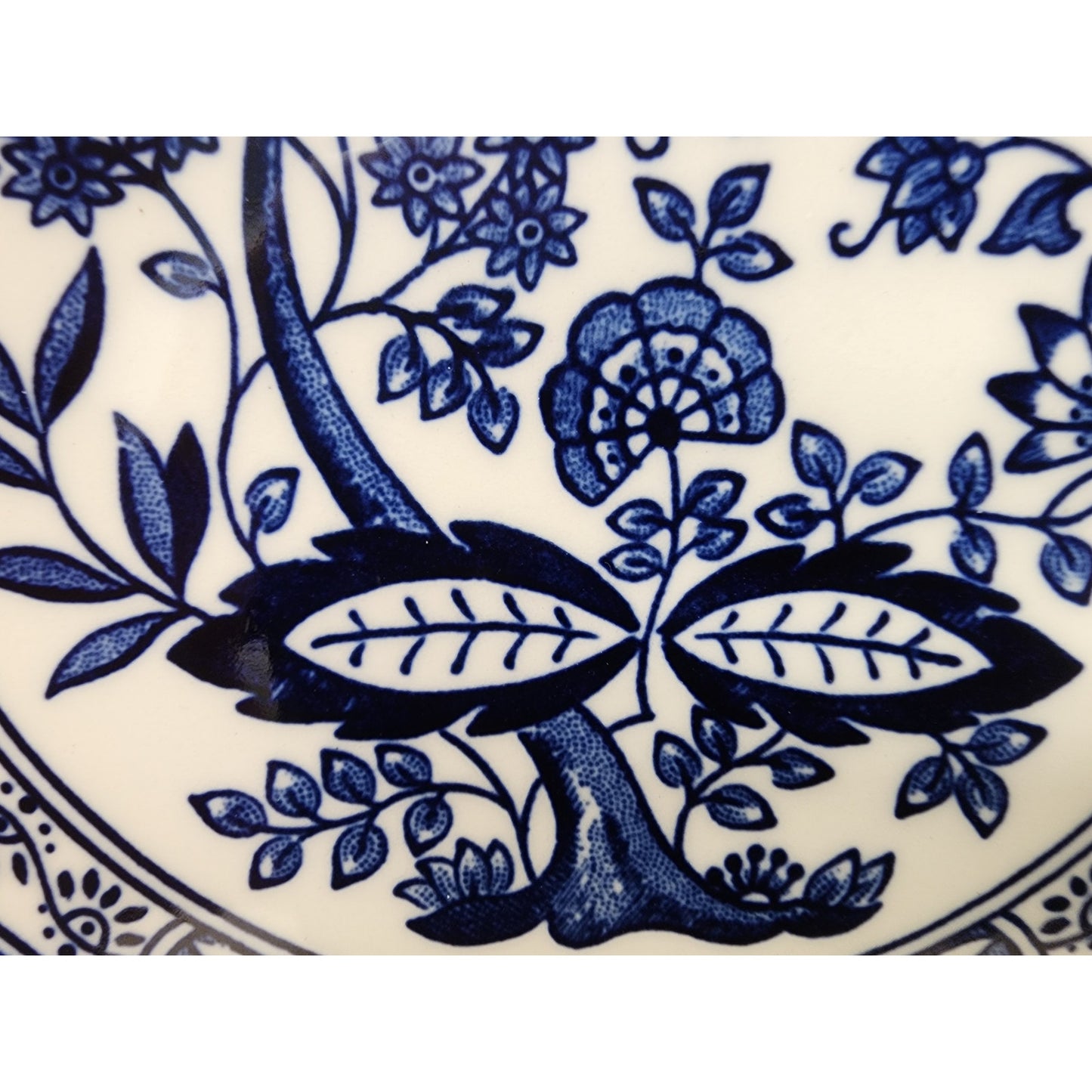 Vintage Crown Clarence Saucer 6.75" Blue & White Floral England – Excellent