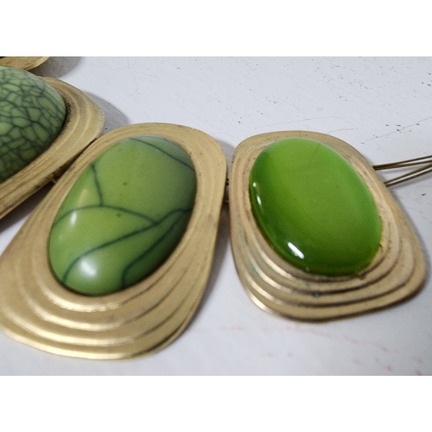 Vintage Green Stone Necklace Goldtone Oval Settings & Sliding Chain Design