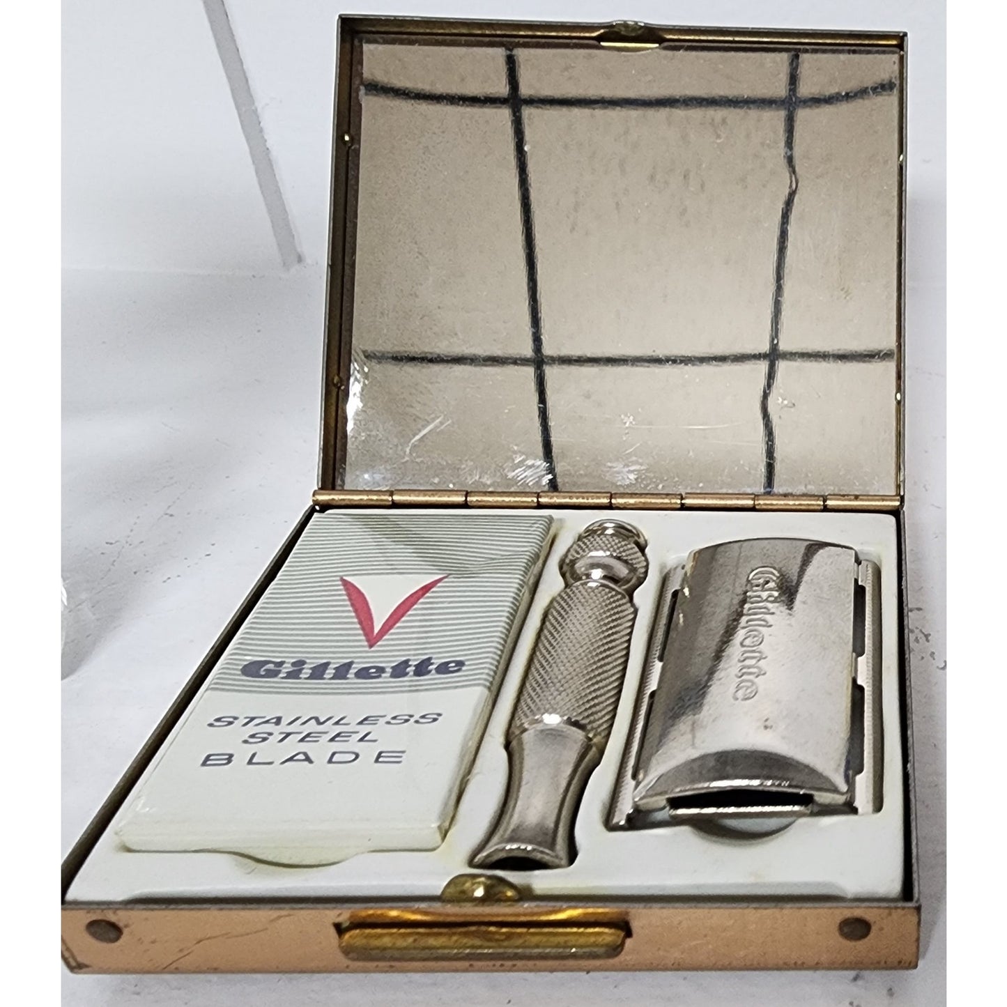 Vintage Gillette Travel Shave Kit w/ YUMA Razor Brush & Aftershave Bottle