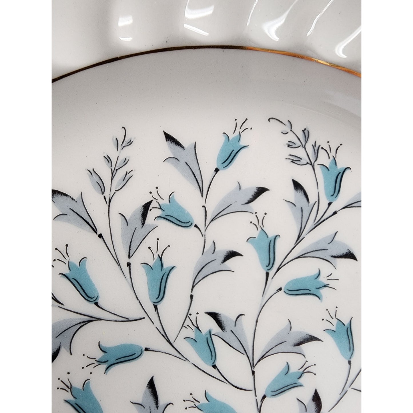 Royal Wessex Ironstone Ambassador 4 Dinner Plates Gold Gilt Scalloped England