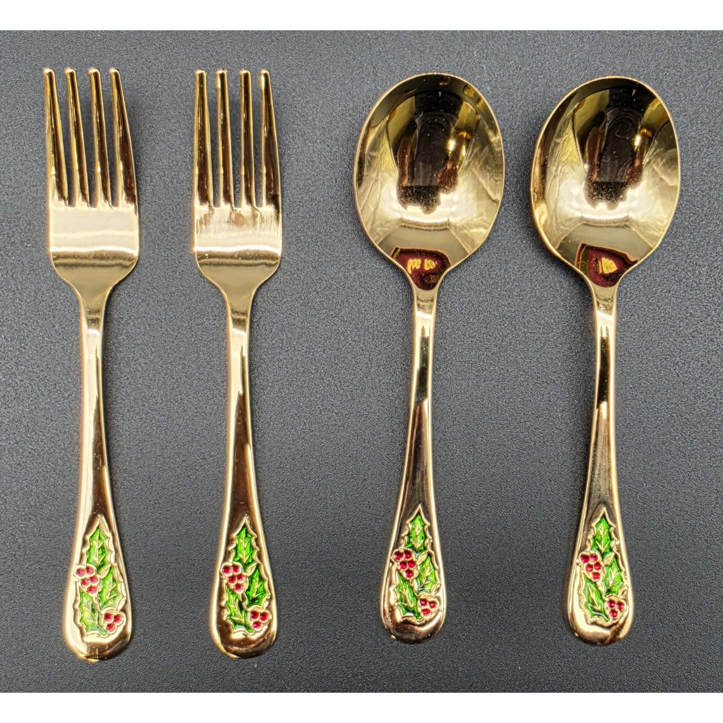 Vintage 42pc Classic Traditions Hollyberry Gold Flatware Set w/ Wood Case - Nice