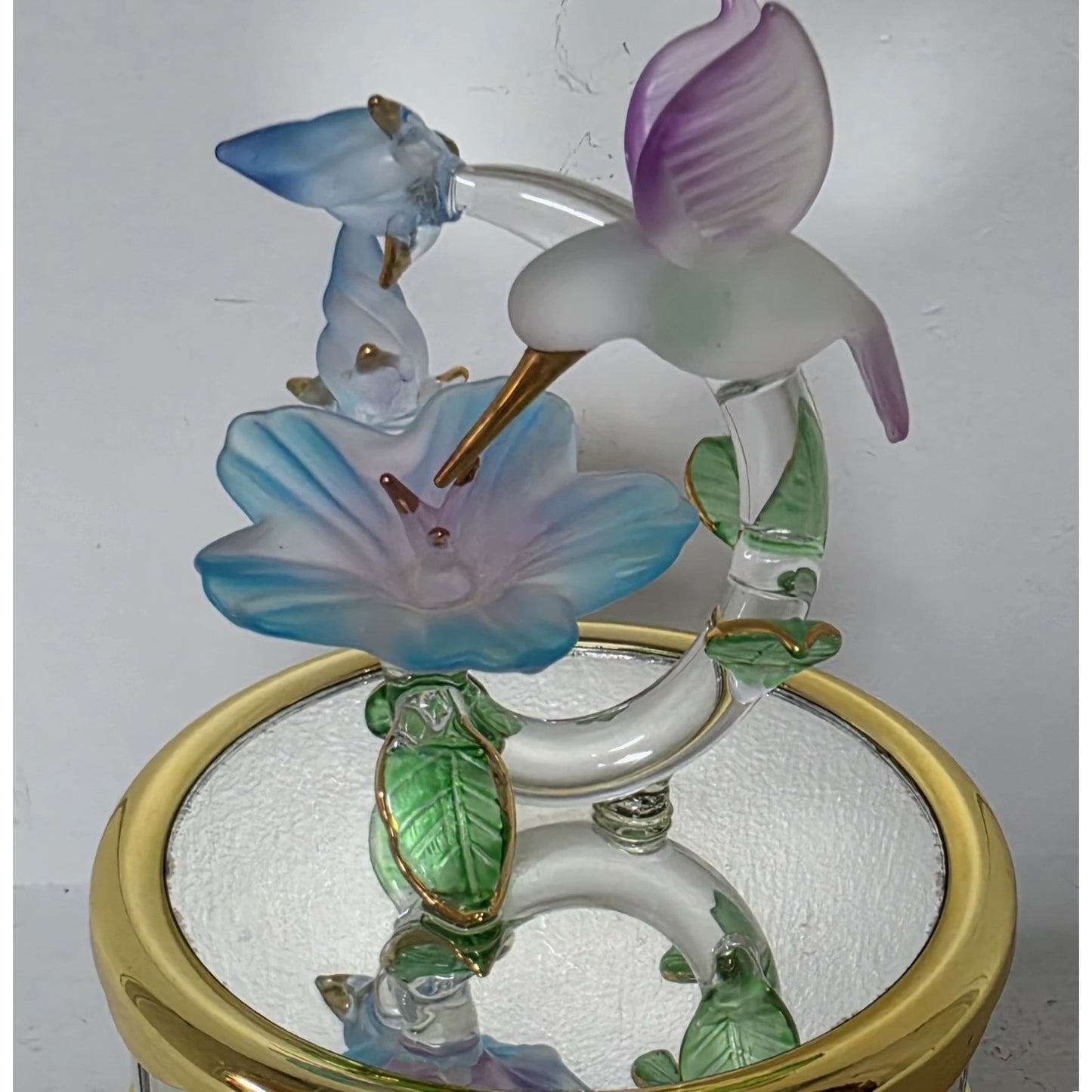 Vintage Mirrored Hummingbird Glass Art Music Box Rotating Gold Trim Plays