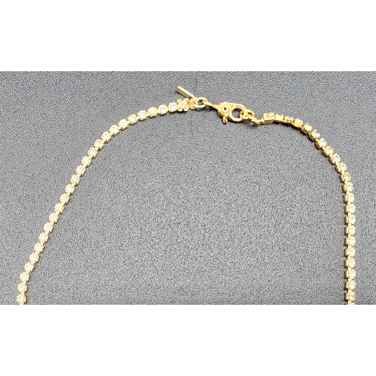 Lot of 4 Vintage Gold Tone Necklaces Mixed Styles Elegant Women’s Jewelry