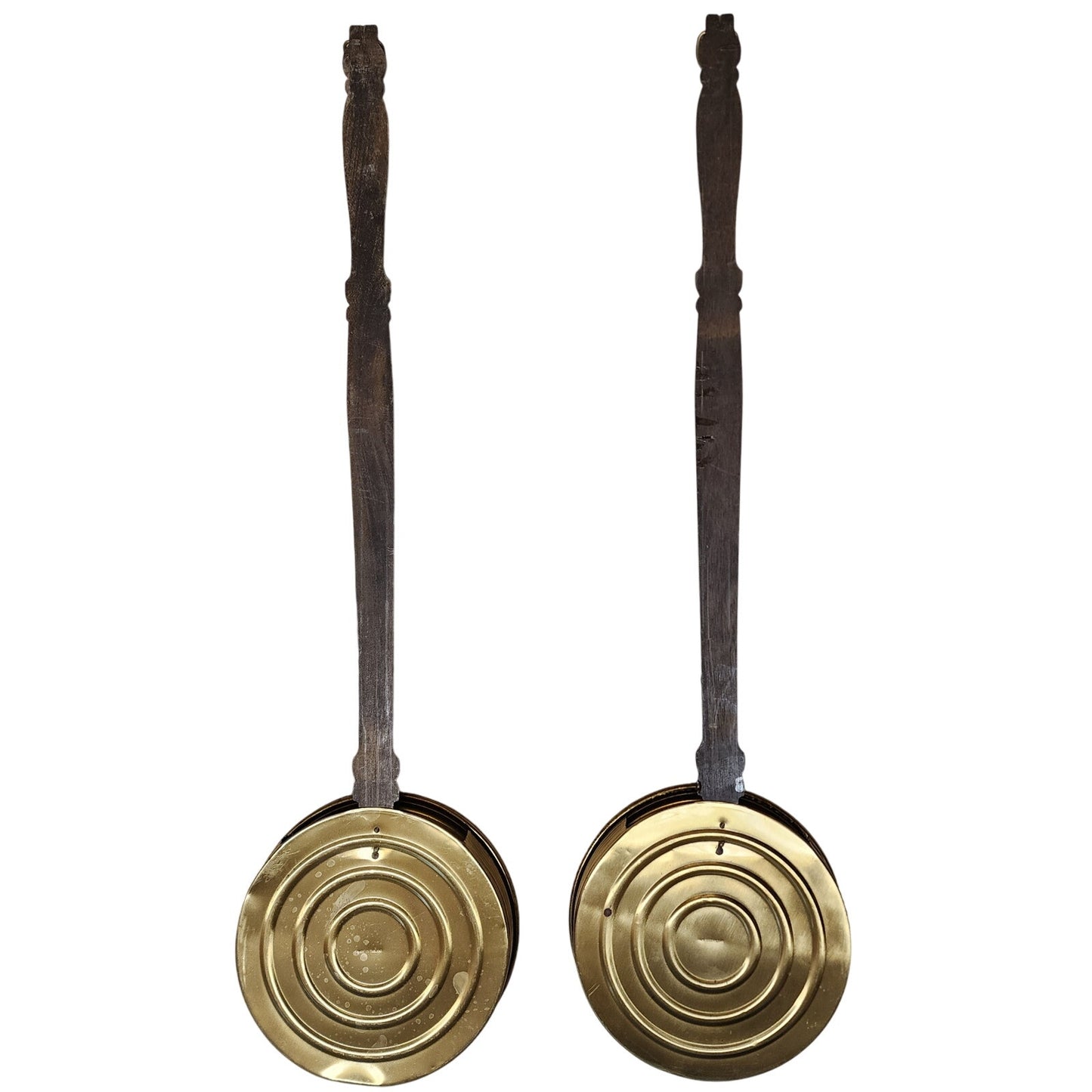 Vtg Pair British Brass Bed Warmers w/ Wooden Handles Pub Bar Scene - England