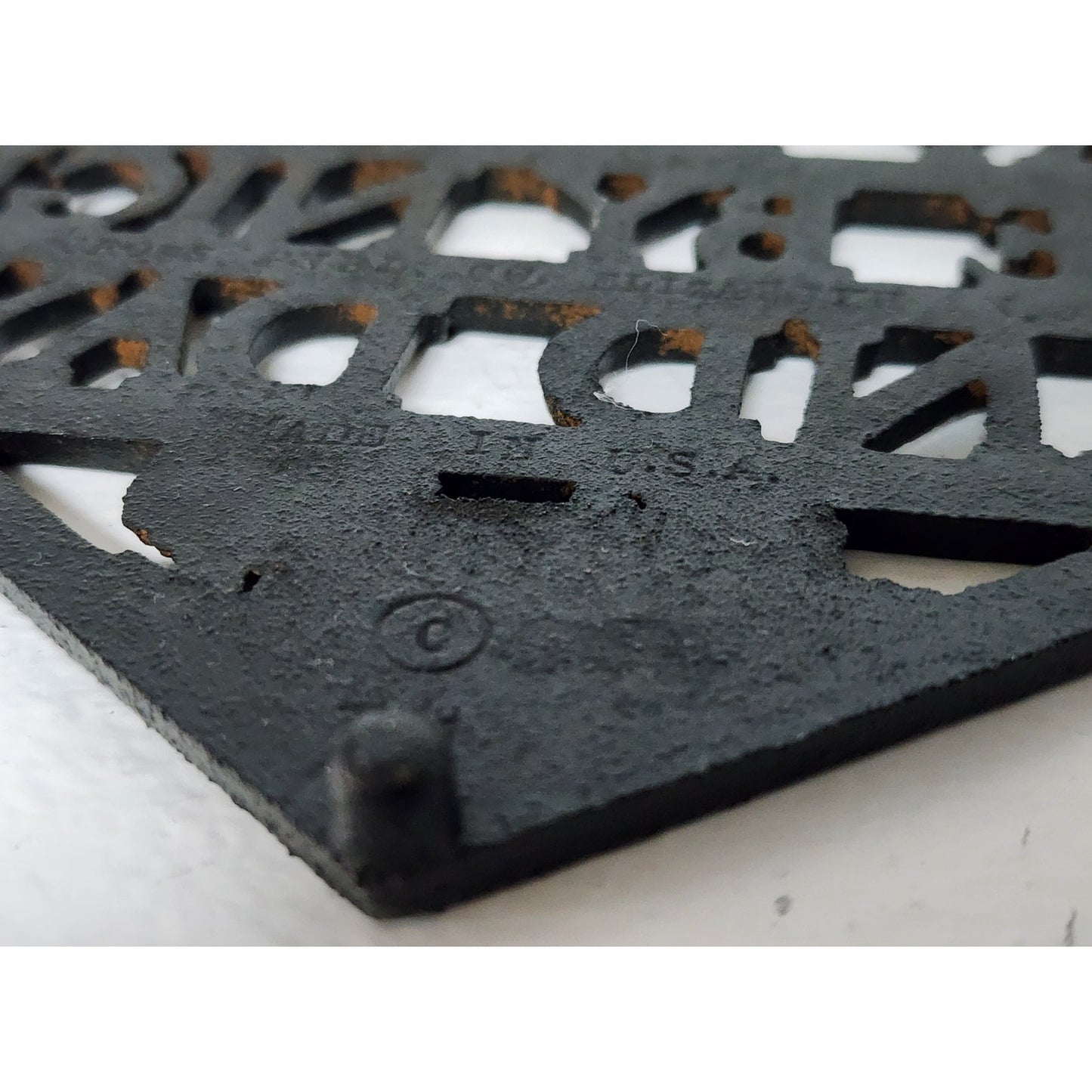 Vintage Cast Iron Trivet Cross Publ Co Elizabeth USA 3‑Leg 6.5x7.5 Black