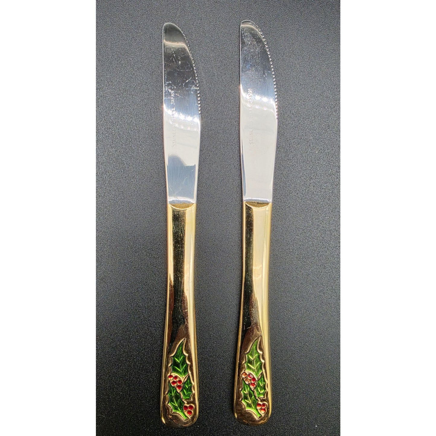 Vintage 42pc Classic Traditions Hollyberry Gold Flatware Set w/ Wood Case - Nice