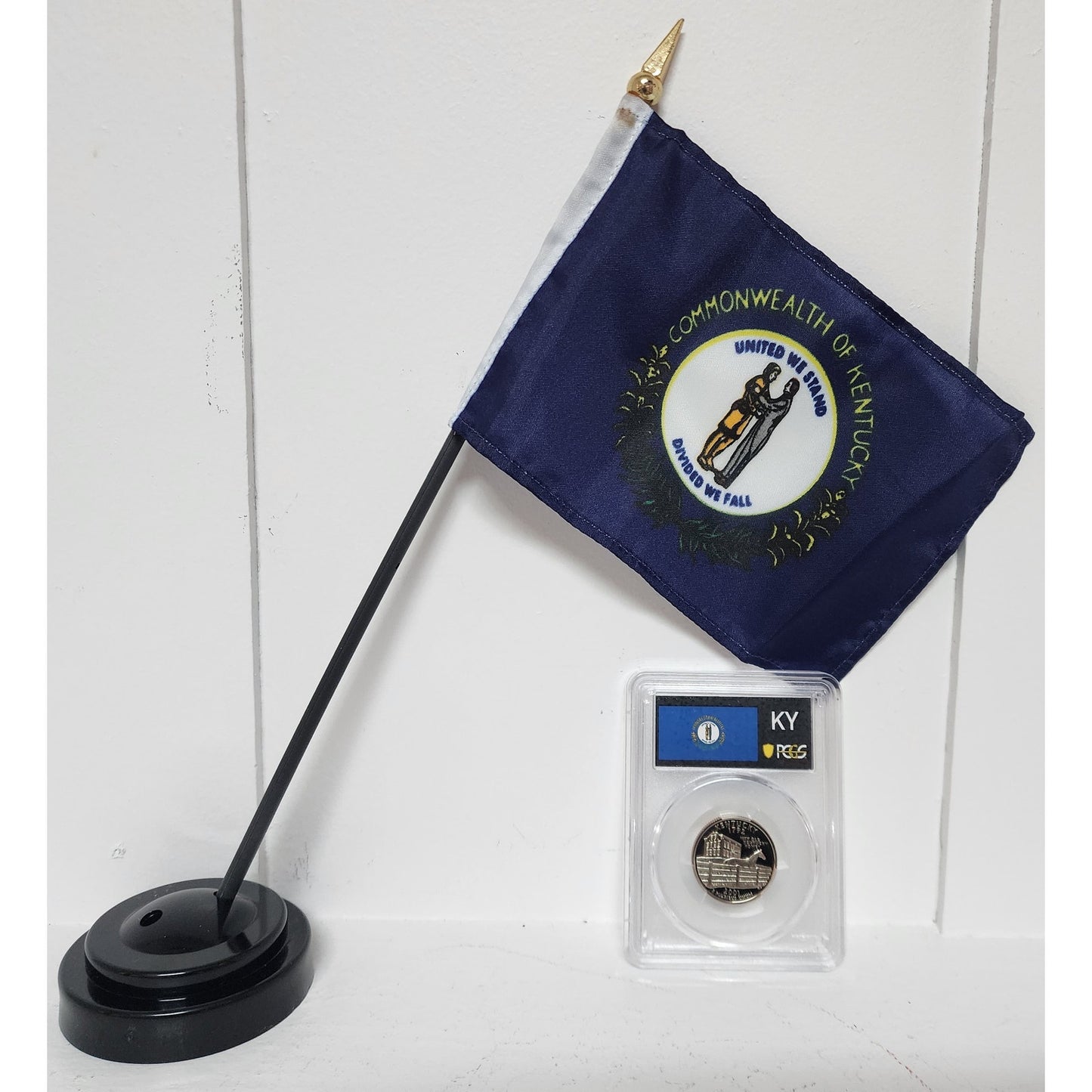 Kentucky 2001 PCGS PR69 Quarter w/ 4x6 KY Desk Flag & Stand Collectible Set