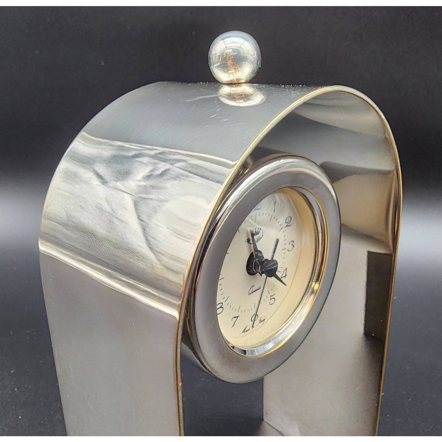 Vintage Italian Brass Arch Desk Clock – Quartz, Sculptural Design, Works Perfectly