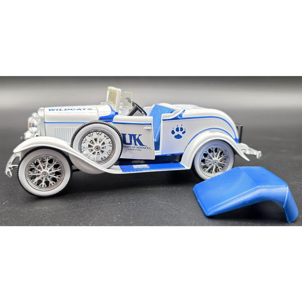 Vintage ERTL Kentucky Wildcats 1930 Ford Model A Convertible Roadster Bank Key 1:24