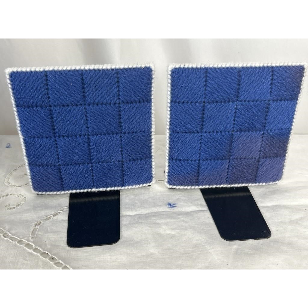 University of Kentucky Crochet Cheer Signs “K” & “GO BIG BLUE” Desk Bookend Set
