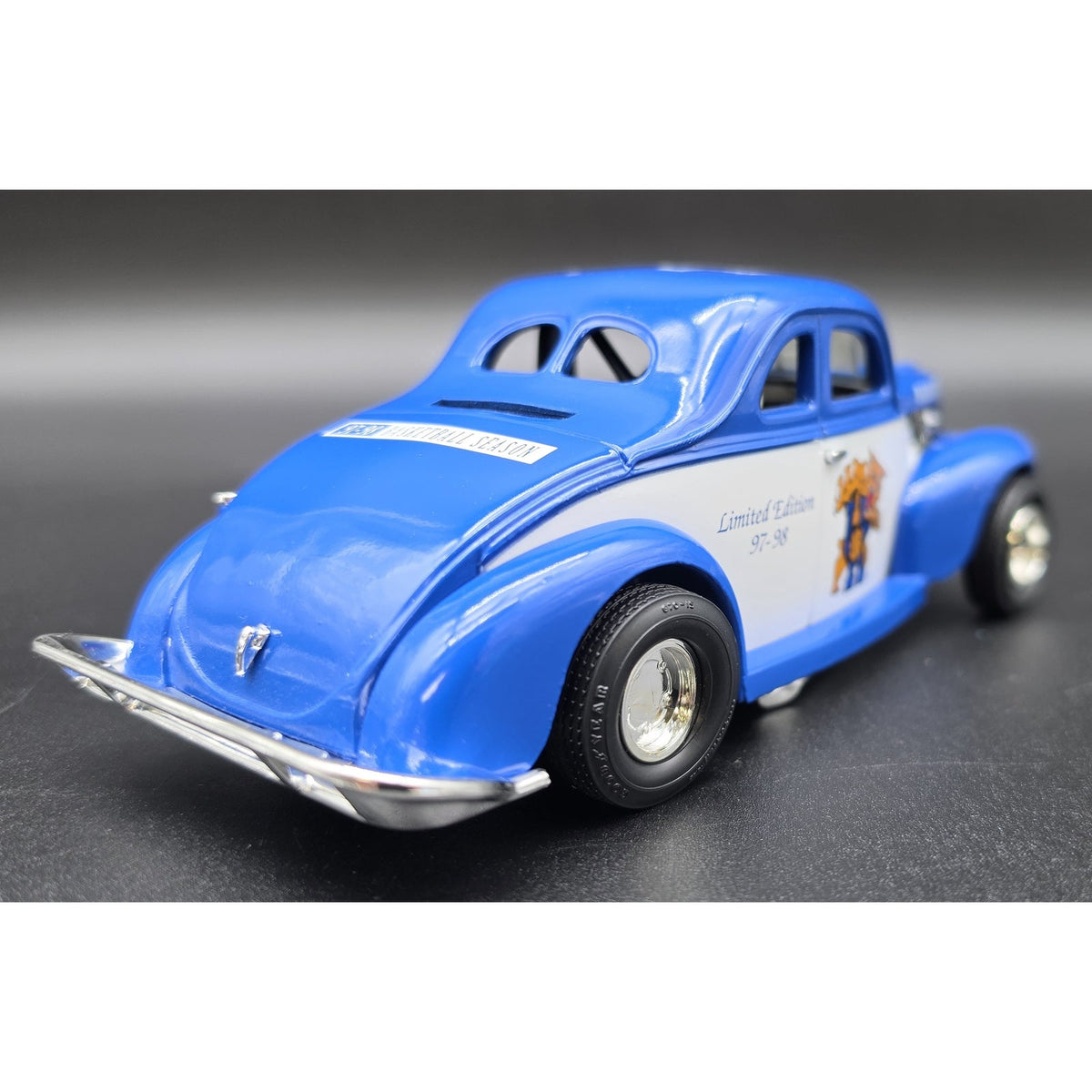 Vintage UK Wildcats 1997-98 NCAA Champions 1940 Ford Coupe Diecast Bank ERTL 1:24