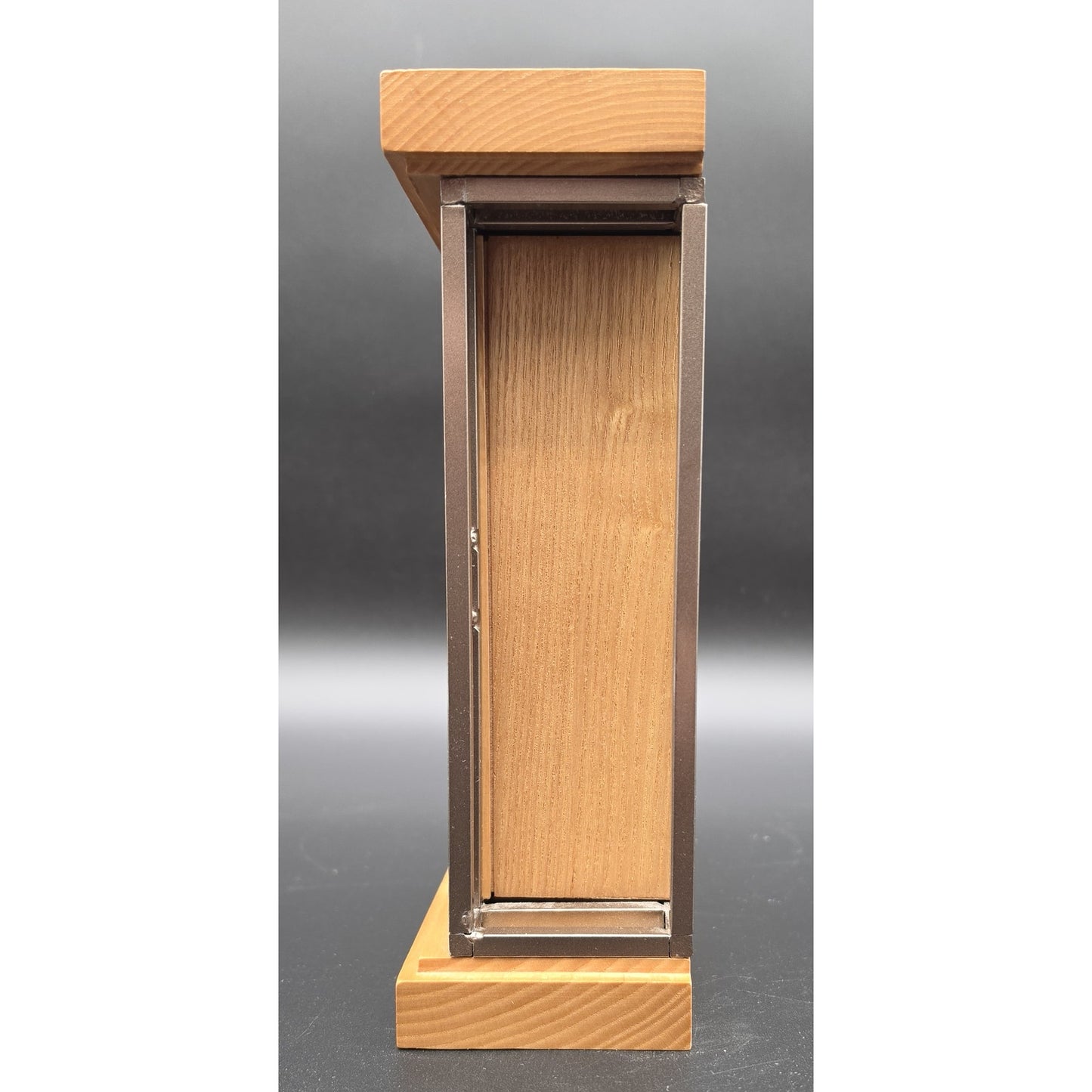 Vintage Bulova Hardwood & Bronze Quartz Mantel Clock – 2012, Beautiful & Working