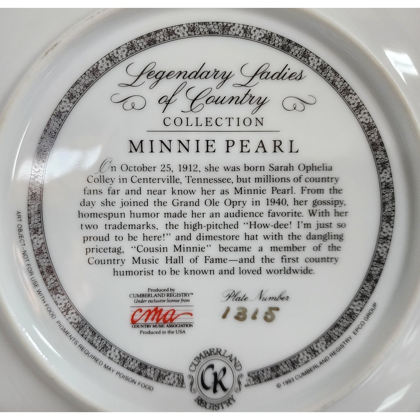 Legendary Ladies Minnie Pearl Plate #1315 Gold Trim + Holder Cumberland Registry