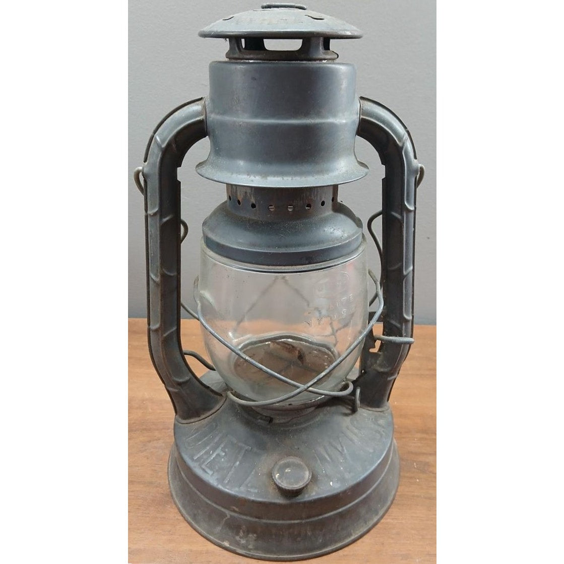 Antique Dietz No.2 D-Lite Kerosene Lantern NY USA LOC-NOB Globe Vintage 1930s